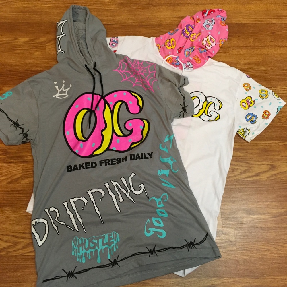 Set of 2 Fresh Laundry tee-shirts with hoods size M & L from Zumiez